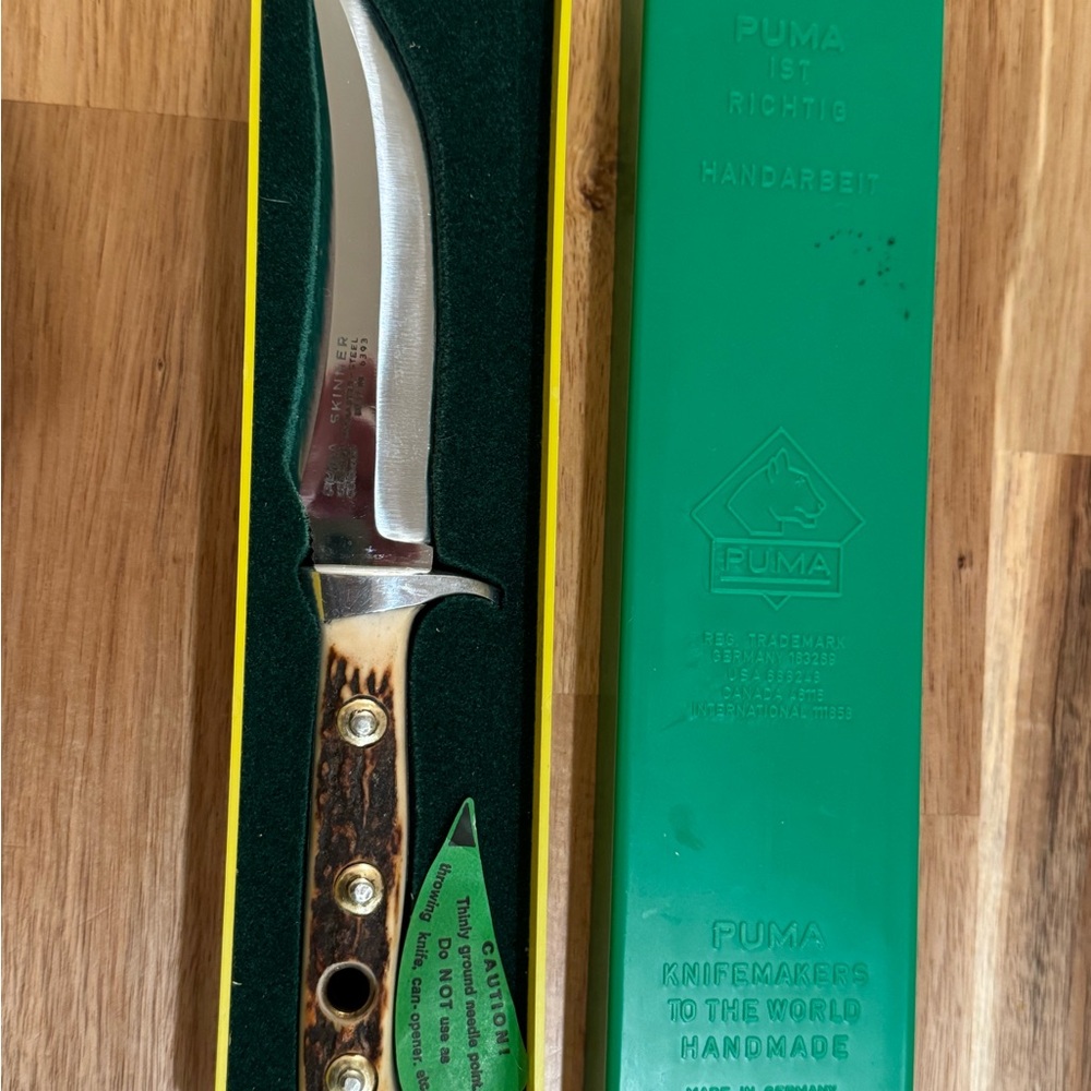Puma Men's Skinner Knife 1970 with Leather Sheath - razor sharp carbon steel. - Picture 2 of 12